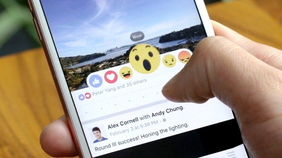 Facebook Lancar 6 Emoticon Baru Untuk Butang Like! 1