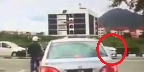 Punca Tragedi AXIA Hentam Motor Di Traffic Light Buat Netizen Marah!