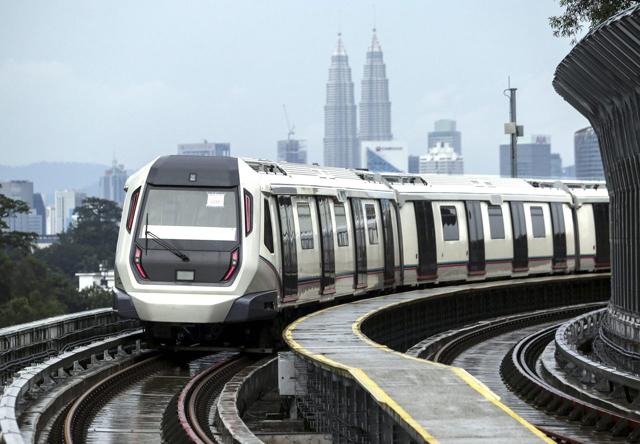 Kerusi Ditoreh & Dinding Dicalar, Tak Sampai Seminggu Beroperasi, Stesen MRT Diancam Vandalisme!