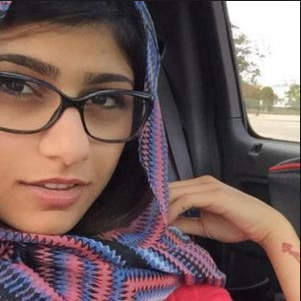 Lelaki Ditumbuk Ketika Cuba Ambil Selfie Dengan Mia Khalifa