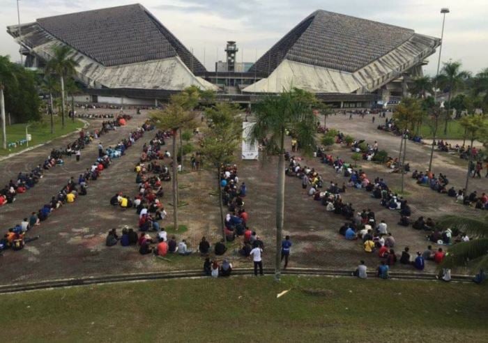 Netizen Kecam ‘Ulat Tiket’ Jual Pas Masuk Perlawanan Stadium Shah Alam LAPAN Kali Ganda Dari Harga Asal!