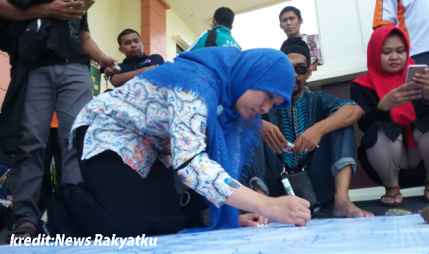 Guru Kena Penjara Tiga Bulan Lepas Suruh Anak Murid Solat