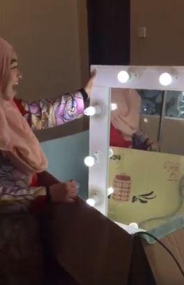 (Video) Isteri Bertuah Ini Terima Kejutan Misteri Dari Suaminya, Tapi Kena Buat Explorace Dulu Tau!