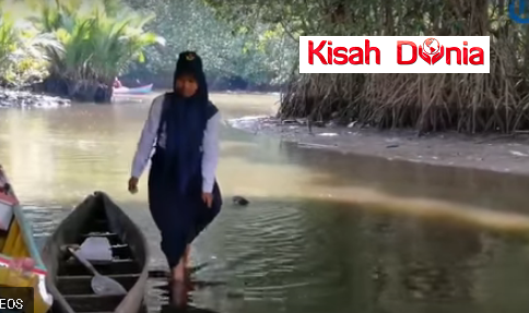 Selalu Ulang-Alik Pergi Sekolah Naik Perahu,Adik Ini Terima Kejutan Yang Tak Disangka