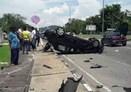 Gara Gara Mahu Berebut Anak, Sanggup Himpit Kereta Isteri & Ini Yang Berlaku