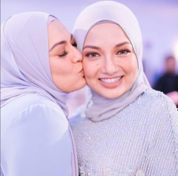 Ibu Neelofa Kongsi Cerita Asal Usul Nama Neelofa, Ada Kena Mengena Dengan Produk Lancome?