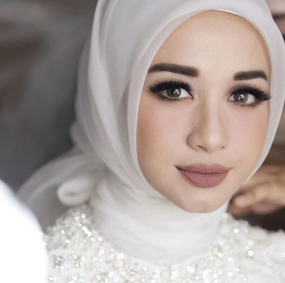 Instagram MUA Diserang Kerana Solek Bella Seperti Orang Tua, Inilah MUA Indonesia Yang Solek Bella Ketika Hari Persandingan!