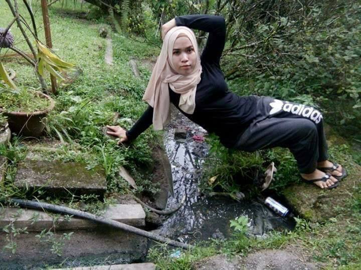 Gara-Gara Foto Unik Ini, Gadis Ini Dikecam Netizen