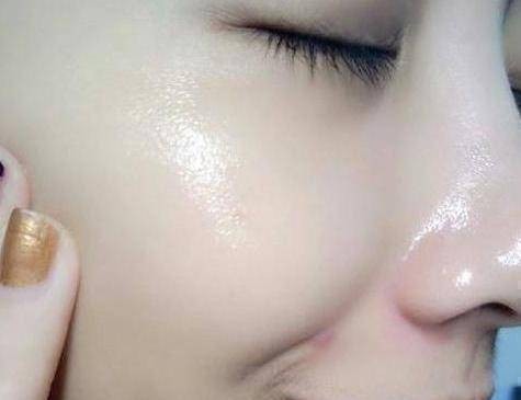 Wajah Wanita Berumur 40-an Ini Menjadi Flawless Lepas Guna Tiga Bahan Ini Untuk Wajahnya,Wah Hebat!!