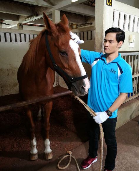 “Nak Jadi Perempuanlah Tu, Tak Pun Pondan!” – Suka Bersolek, Betul Ke Aman Aziz Dah Berubah?