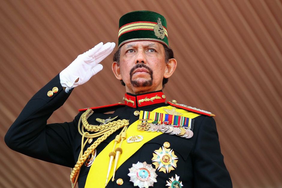 [Video] Lihat Apa Yang Dilakukan Sultan Brunei Selepas Melihat Kanak-Kanak Ini Melambai Sehingga Dipuji Netizen!