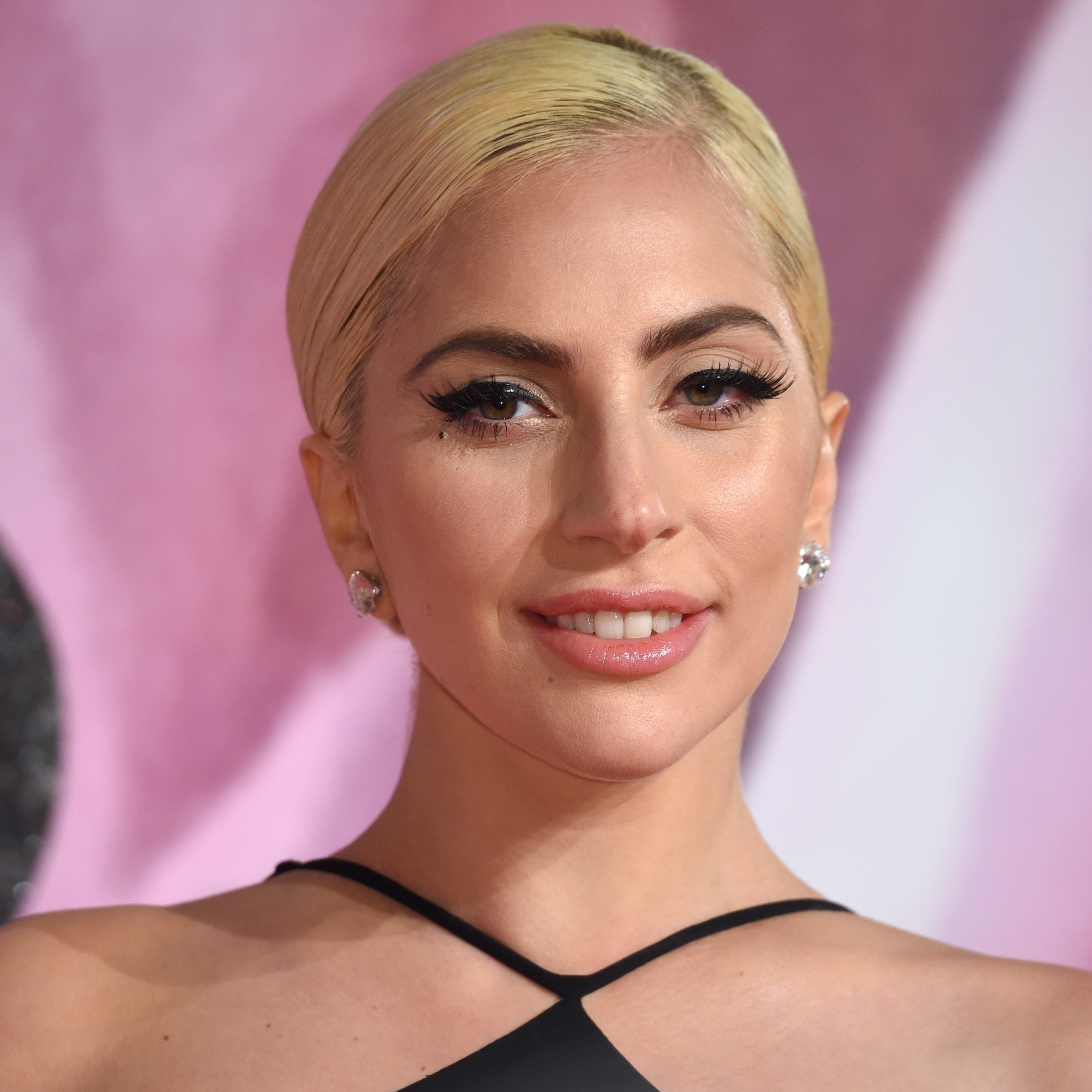 Lady Gaga Terasa Bersalah Sangat Sebab Batalkan Konsert,Ini Yang Dia Buat Selepas Itu Untuk Para Peminatnya