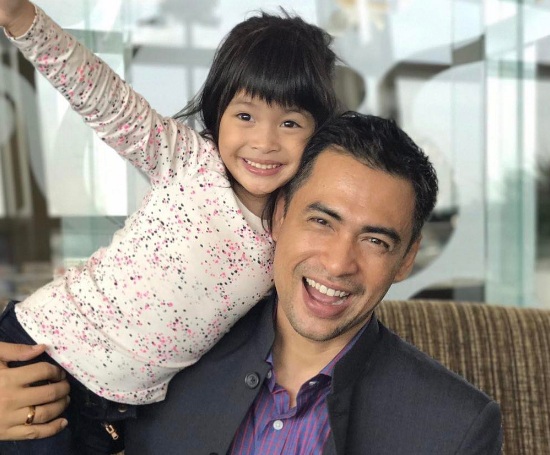 Inilah Dia Kembar Comel Yang Menyerikan Lagi Keluarga Datuk Dr Sheikh Muszaphar dan Isteri,Datin Dr Halina