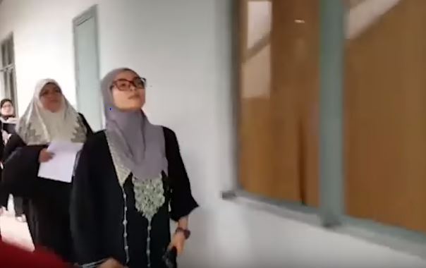 [Video] ‘Doktor Gigi Pasang Pendakap Tak Bertauliah’ Berang, Tumbuk Dinding Lepas Didenda RM70,000!