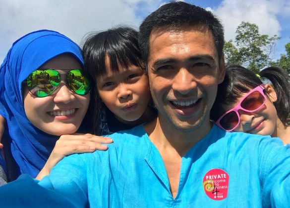 Inilah Dia Kembar Comel Yang Menyerikan Lagi Keluarga Datuk Dr Sheikh Muszaphar dan Isteri,Datin Dr Halina