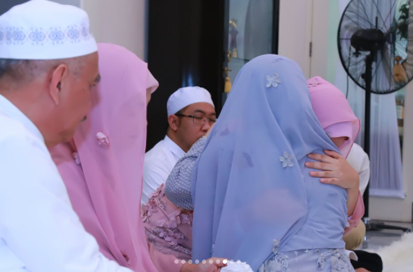 Bakal Nikah Tak Lama Lagi, Ini Gambar Sekitar Majlis Mengaji Laudya Cynthia Bella.. Cantiknya!