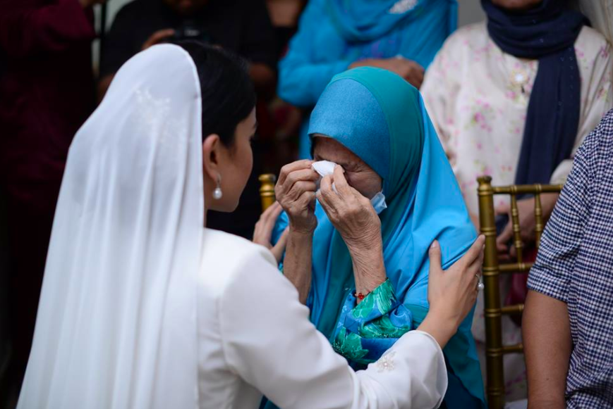 Kahwin Di Hospital Kerana Bapa Nazak, Beberapa Minit Kemudian Bapa Telah ‘Pergi’.. Sebak