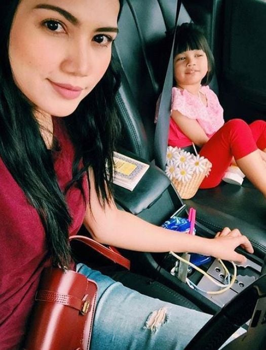 Comel! Penyanyi Elyana Hantar Anak Mengaji Sejak Umur 4 Tahun.