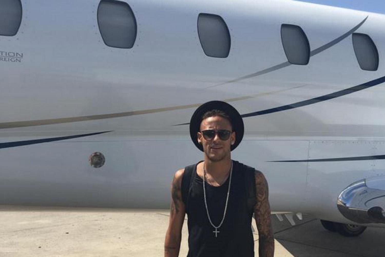 Berjaya Di Usia Muda, Neymar Kini Miliki Private Jet Mewah Sendiri