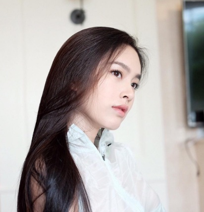 Wanita Yang Bernama Cik Poy Ini Makin Viral dan  Diminati Ramai Lelaki Di Thailand Kerana Kecantikannya Yang Luar Biasa