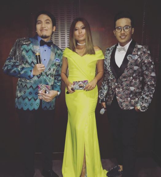 [Foto] Woww Mirip Jennifer Lopez, Nabila Huda Jadi Tumpuan Di Anugerah Planet Malaysia 2017!