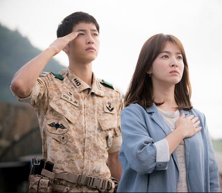 Simple Gilaaa!! Kad Kahwin Hero Heroin Descendants of the Sun, Song Joong Ki & Song Hye Kyo Didedahkan!