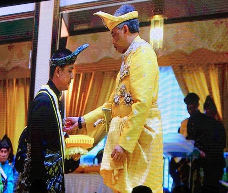 Adiputra Dapat Pangkat Dato` Dari Sultan Pahang,Bekas Isteri Turut Ucap Tahniah