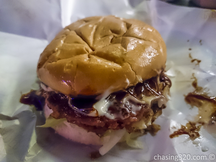 Burger Special Malaysia Rupa-rupanya Laku Keras Dekat Amerika,Dijual RM50 Sebiji,Wow!!!!