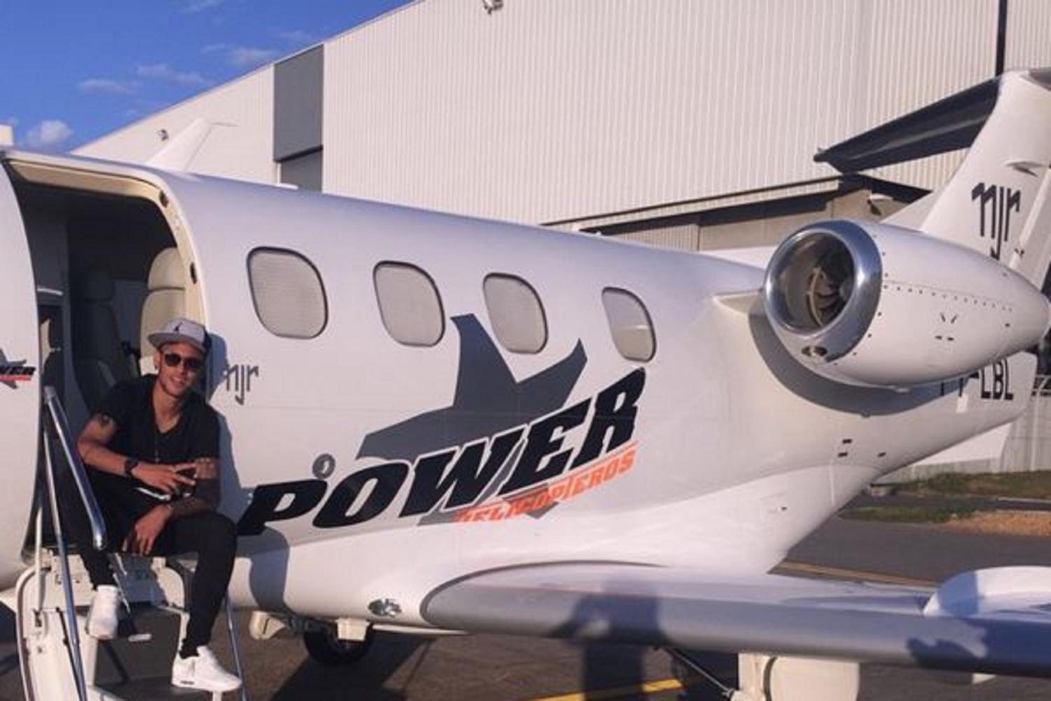 Berjaya Di Usia Muda, Neymar Kini Miliki Private Jet Mewah Sendiri