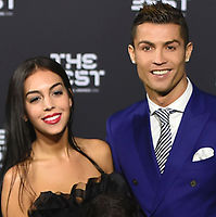 Inilah Dia Cincin Berlian Super Mahal Yang Dihadiahkan Cristiano Ronaldo Buat Kekasih,Harganya Buat Netizen Melopong