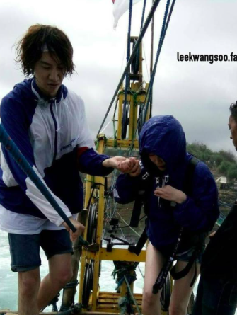 Didenda Naik Gondola, Netizen Lucu Lihat Gelagat ‘Penakut’ Kwang Soo