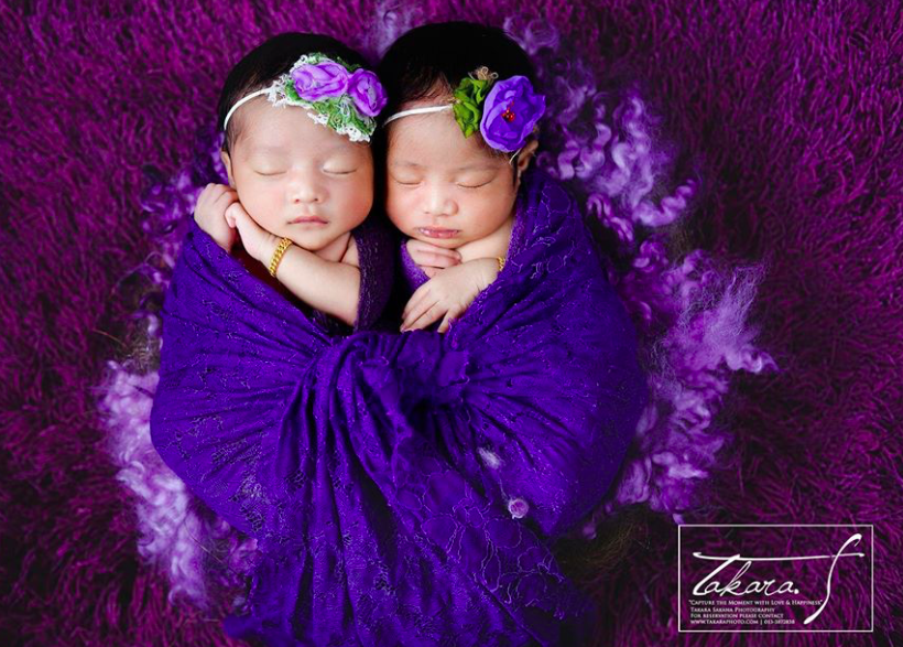 [FOTO] Photoshoot Bayi Kembar Ini Pasti Buat Anda Sejuk Mata. Alahai Comelnya Semua!