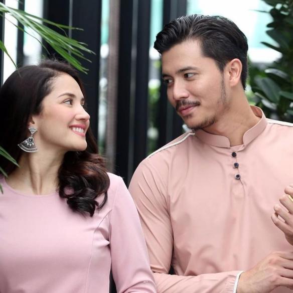 “Kalau Sekadar Baru Bertunang Kenapa Perlu Pergi Umrah Berdua Macam Tu?-“Netizen Persoal Kenapa Fattah dan Fazura Pergi Umrah Bersama Sampai Timbul Spekulasi