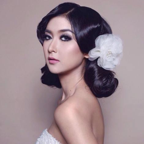 Dinobatkan Sebagai Ratu Cantik, Wajah Wanita Menawan Ini Dikatakan Lebih Menarik Jika Tanpa Make-Up