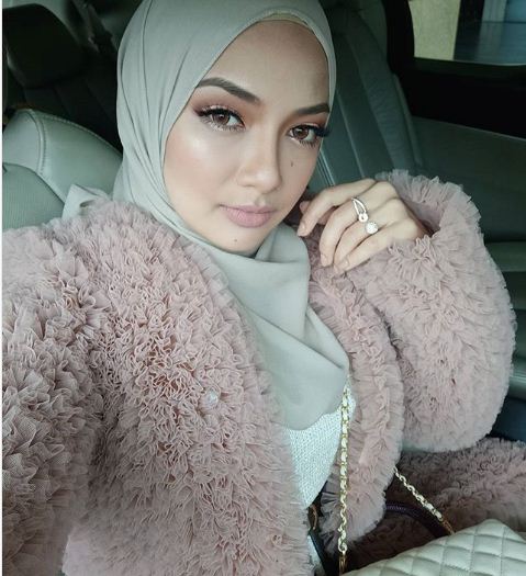 Kerana Foto Ini Neelofa Didakwa Berkawan Rapat Dengan Anak Perdana Menteri??