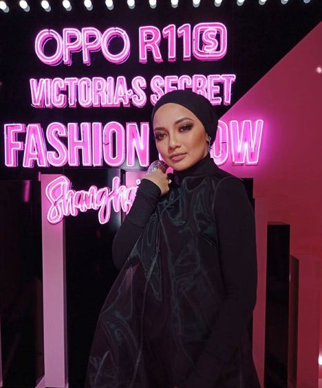 Kerana Foto Ini Neelofa Didakwa Berkawan Rapat Dengan Anak Perdana Menteri??