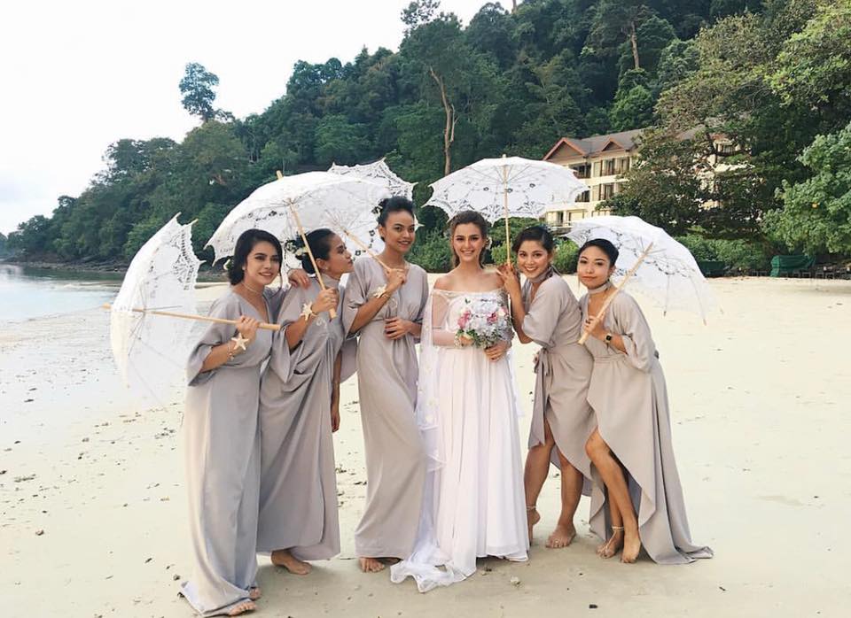 “Sebijik Macam Kristian Kahwin…” -Pilih Tema ‘Wedding Beach’, Majlis Resepsi Juliana Evans, Tengku Shariffudin Dikritik?