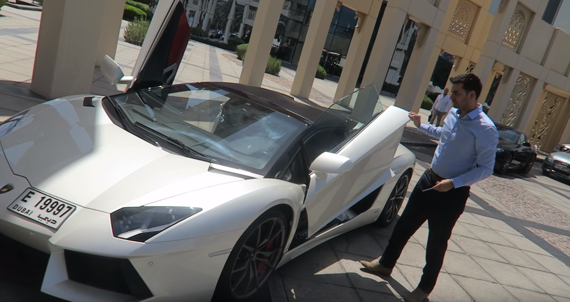 Inilah Dia Billionaire Kaya-raya Dari Dubai Yang Punya Banyak Kereta Mewah Tapi Tersangatlah Rendah Diri