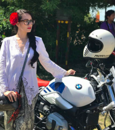 Hot Mummy! Persis Model, Wanita Ini Rupanya Sudah Bergelar Ibu Kepada 3 Orang Anak.. Cun Habis!