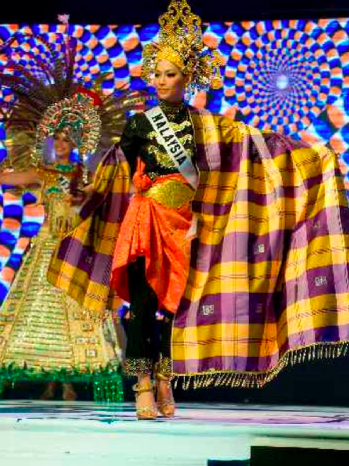 Ini Koleksi Busana Kebangsaan Miss Universe Dari 2008 Sehingga 2017.. Korang Pasti Tak Percaya!