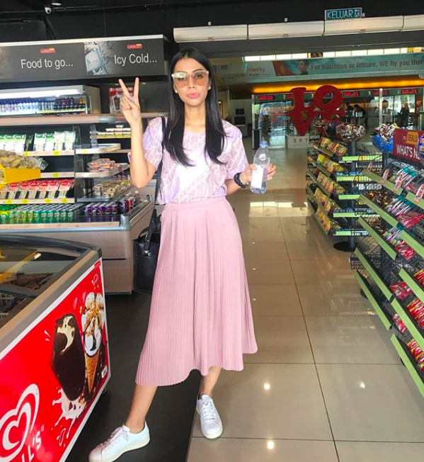 ‘Saya Tak Pernah Pakai Pencuci Muka, Toner Dan Pelembab Muka Sepanjang 28 Tahun Ini’ – Sharifah Sakinah