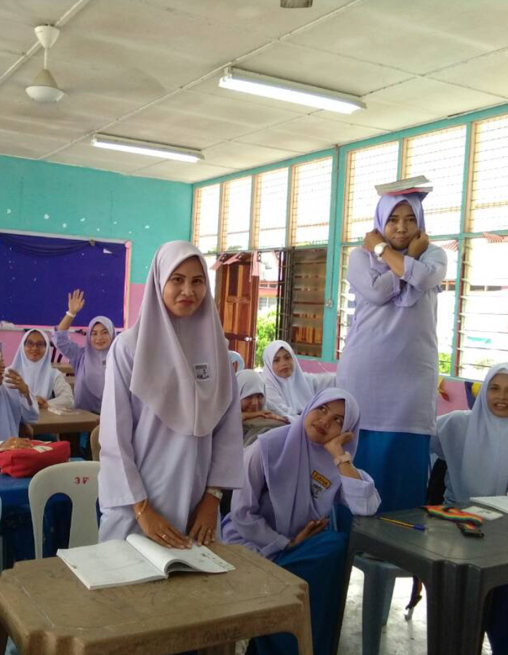 Inilah Jadinya Bila Mak-mak Buat Reunion Back To School Katanya,Dah Jadi Budak SPM Balik Dah