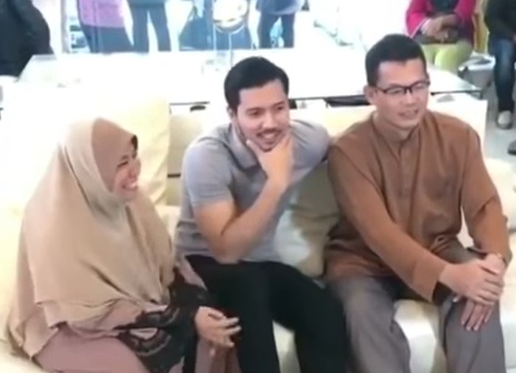 “Alhamdulillah Ramai Anak-beranak Fattah Pakai Tudung Labuh,Fazura Memang Buat Pilihan Yang Tepat”-Fattah Perkenalkan Isteri Pada Saudara-mara