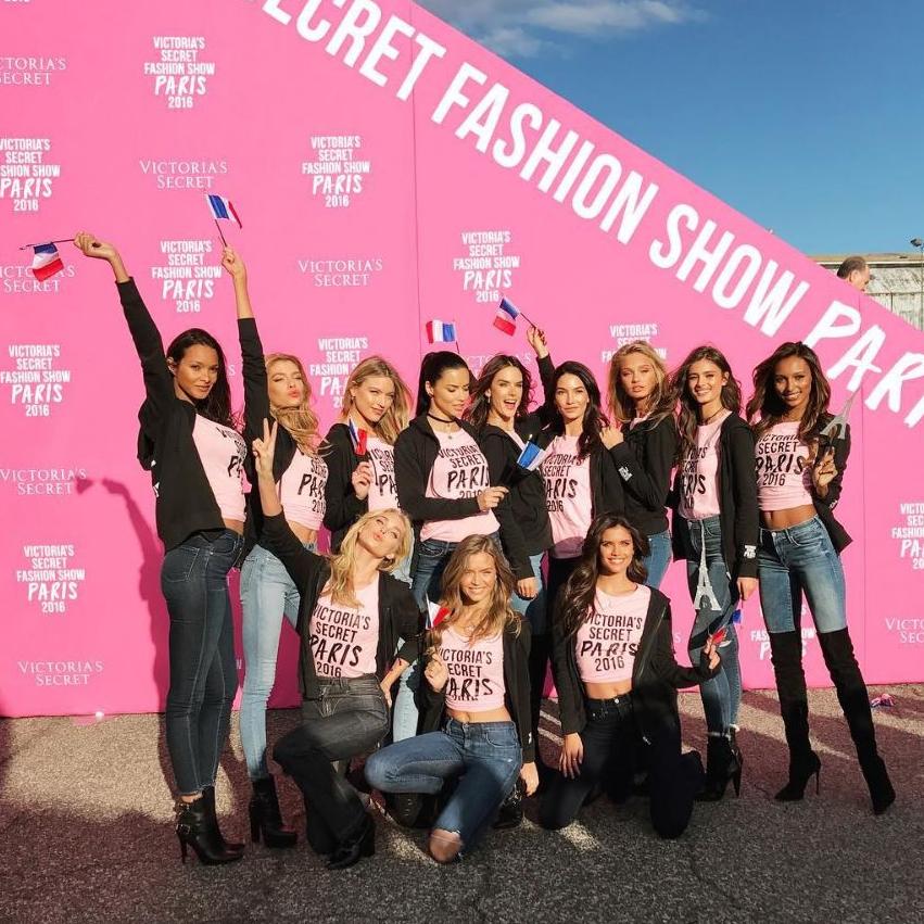 Aduh,Pecah Perut Gelak Tengok Parodi Victoria’s Secret Fashion Show Ni,Kreatif dan Lawak Sungguh!!