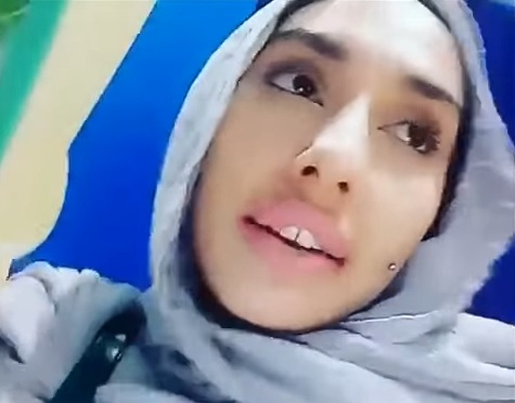 ”Bapok Comolot Korang Sokong Pulak”-Zarina Anjoulie Pertahankan Iqram Dinzly dan Kecam Netizen Yang Kutuk Iqram di Laman Sosial