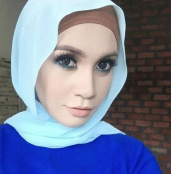 “Masalahnya As*m Kep*ng Bec*k Kau Yang Tak Boleh Tunggu…” -Jadi Isteri Kedua, Instagram Izreen Diserang Netizen?!