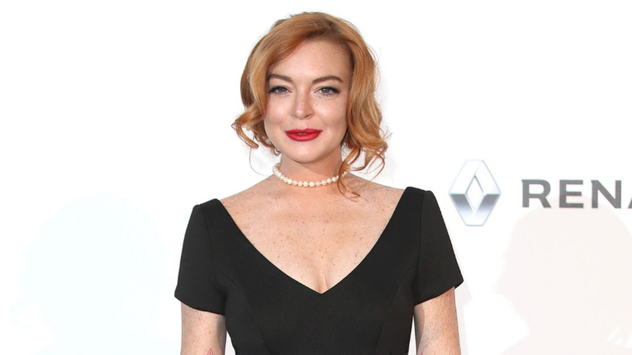 Niat Di Hati Ingin Bercuti Tetapi Malang Tidak Berbau Apabila Lindsay Lohan Digigit Ular!