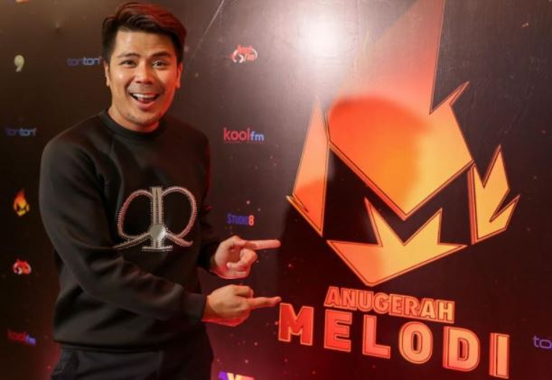 “Suara Bingit, Ketawa Keluar Anak Tekak…” -Netizen Tak Setuju Janna Nick Calon Pengacara Baru Melodi?!