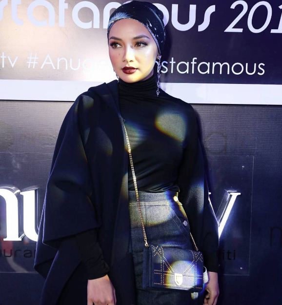 “Ungul, Paling Chantek” -Neelofa, Ameera Bolot Anugerah Instafamous!