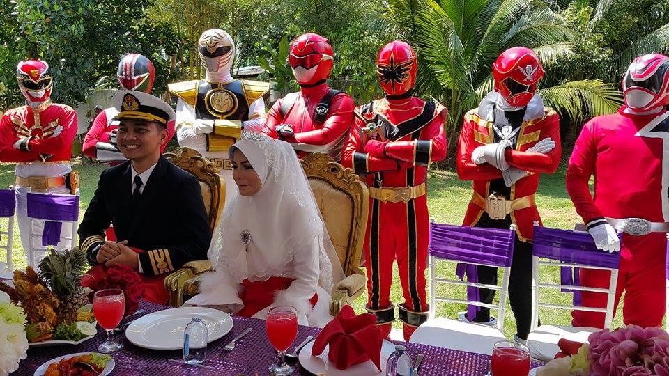 “Kenapa Bodoh Sangat Nie?”-Pengantin Kena Kecam Dek Netizen Sebab Buat Aksi Ini Masa Majlis Kahwin